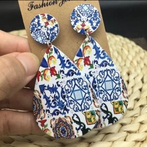 NWOT Wooden Drop Fashion Multi Color Earrings